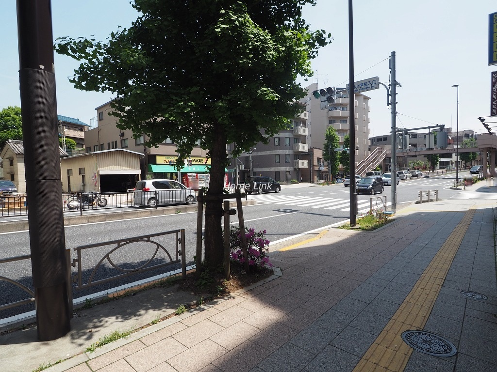 成増シティタワー　前面道路